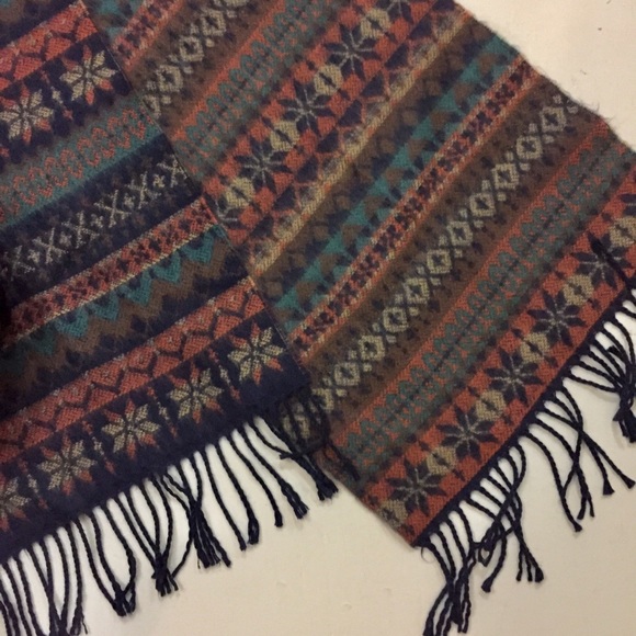 Nordic pattern Fringed Scarf - Picture 2 of 2